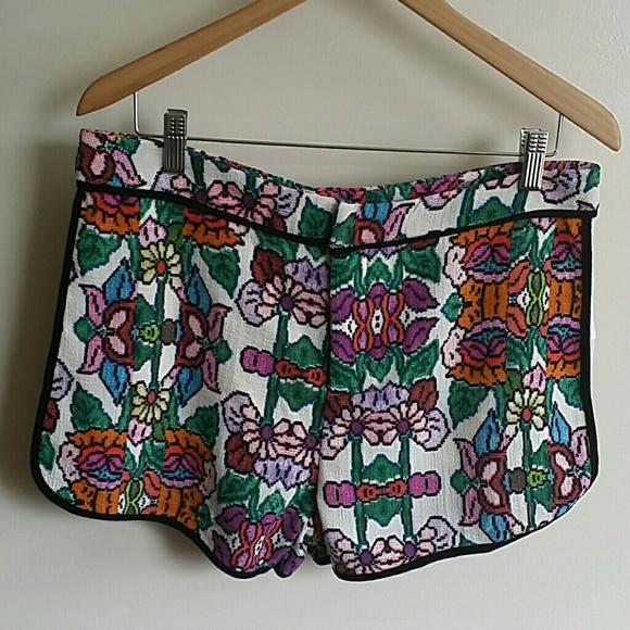 MINKPINK Pants - MinkPink floral shorts